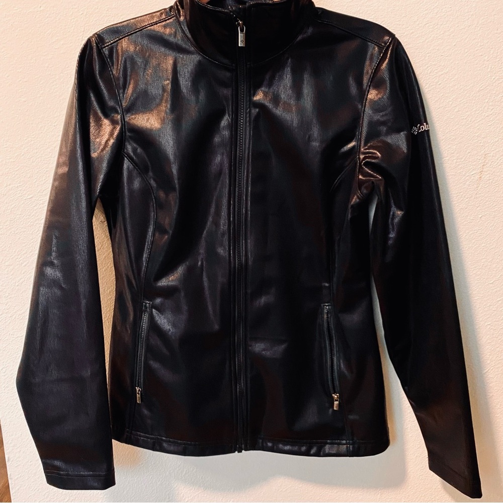 Woman’s Omni Heat light weight jacket Medium